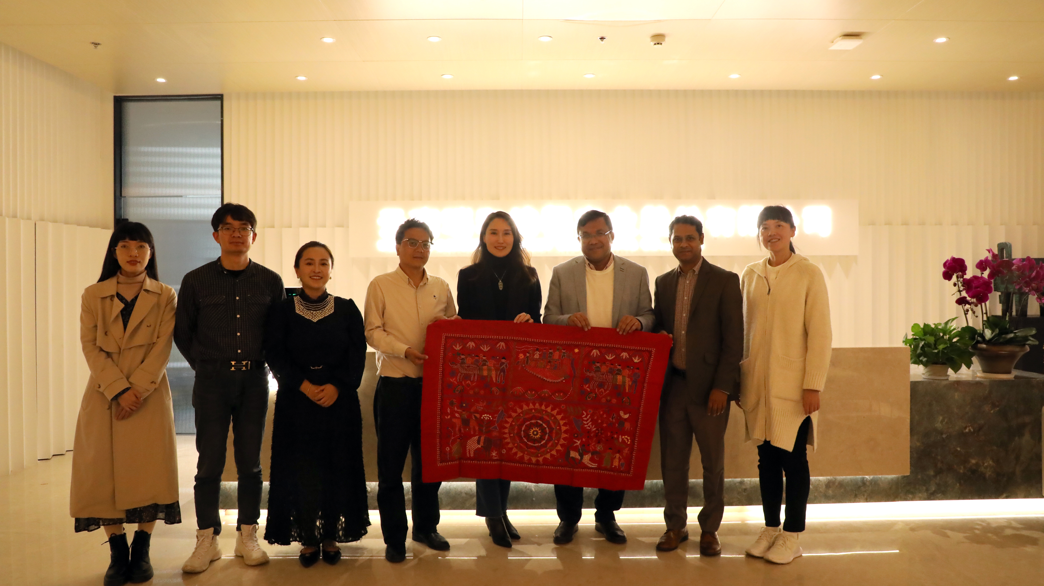 共同推進(jìn)跨境物流通道建設(shè) | 瑞和錦程迎來云南大學(xué)和孟加拉南北大學(xué)調(diào)研團(tuán)