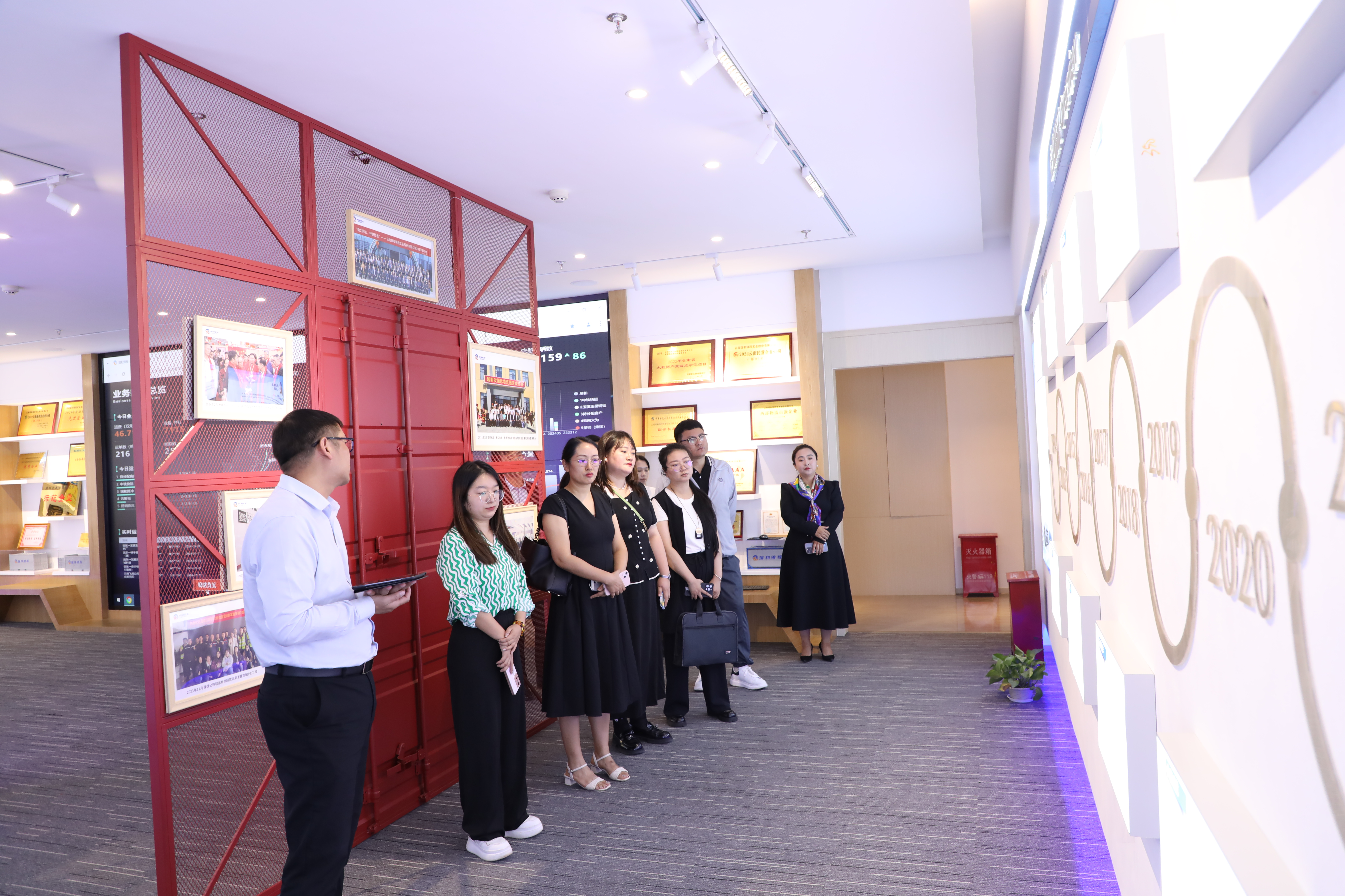 昆明市歸國華僑聯(lián)合會副主席孟慶毅一行至瑞和錦程座談交流