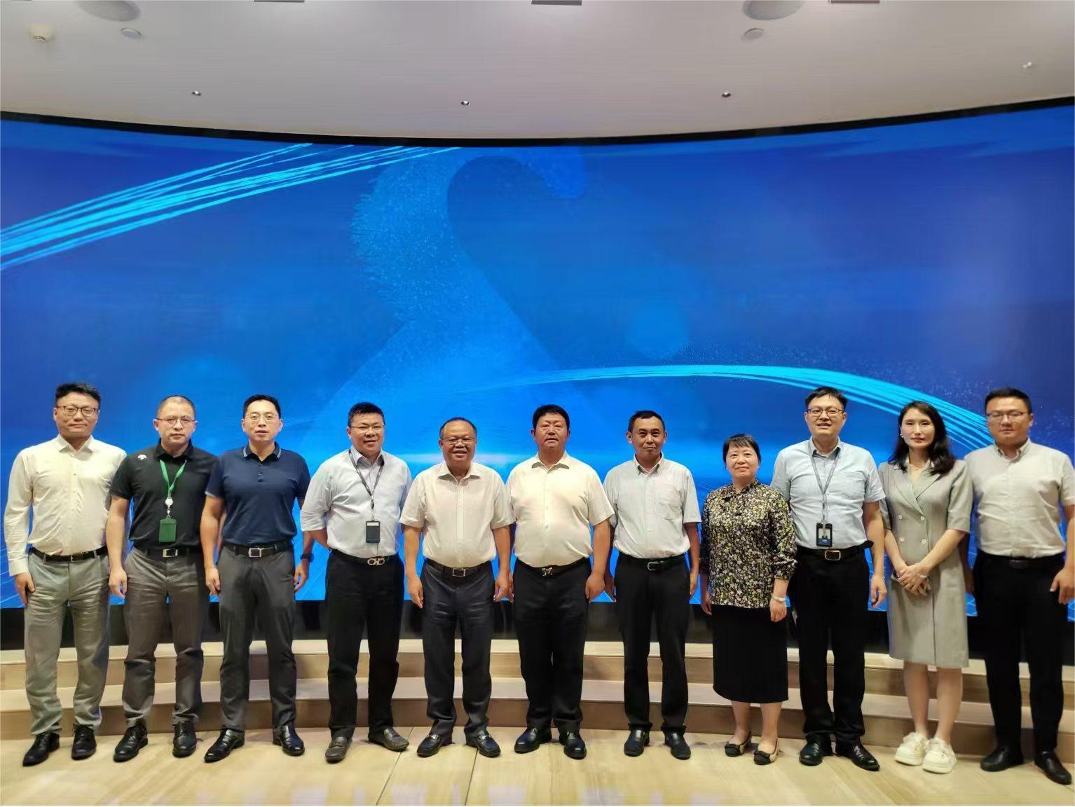攜手共進(jìn)，共研物流新布局 | 瑞和錦程董事長(zhǎng)段治葵率隊(duì)前往廈門(mén)建發(fā)和廈門(mén)象嶼交流